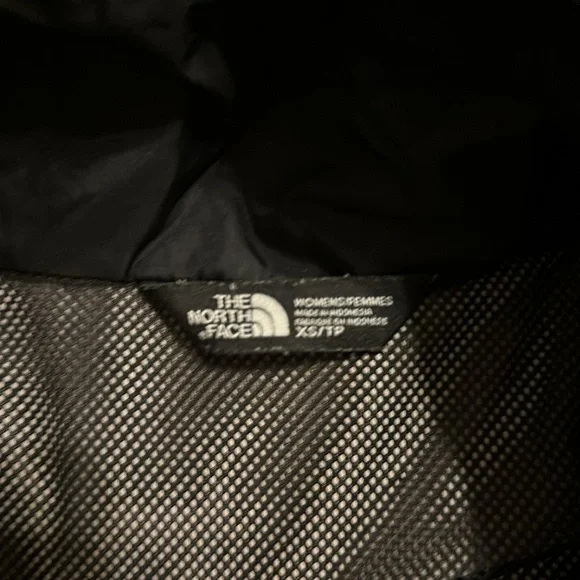 North Face- Women’s XS Rain Jacket - Picture 3 of 3